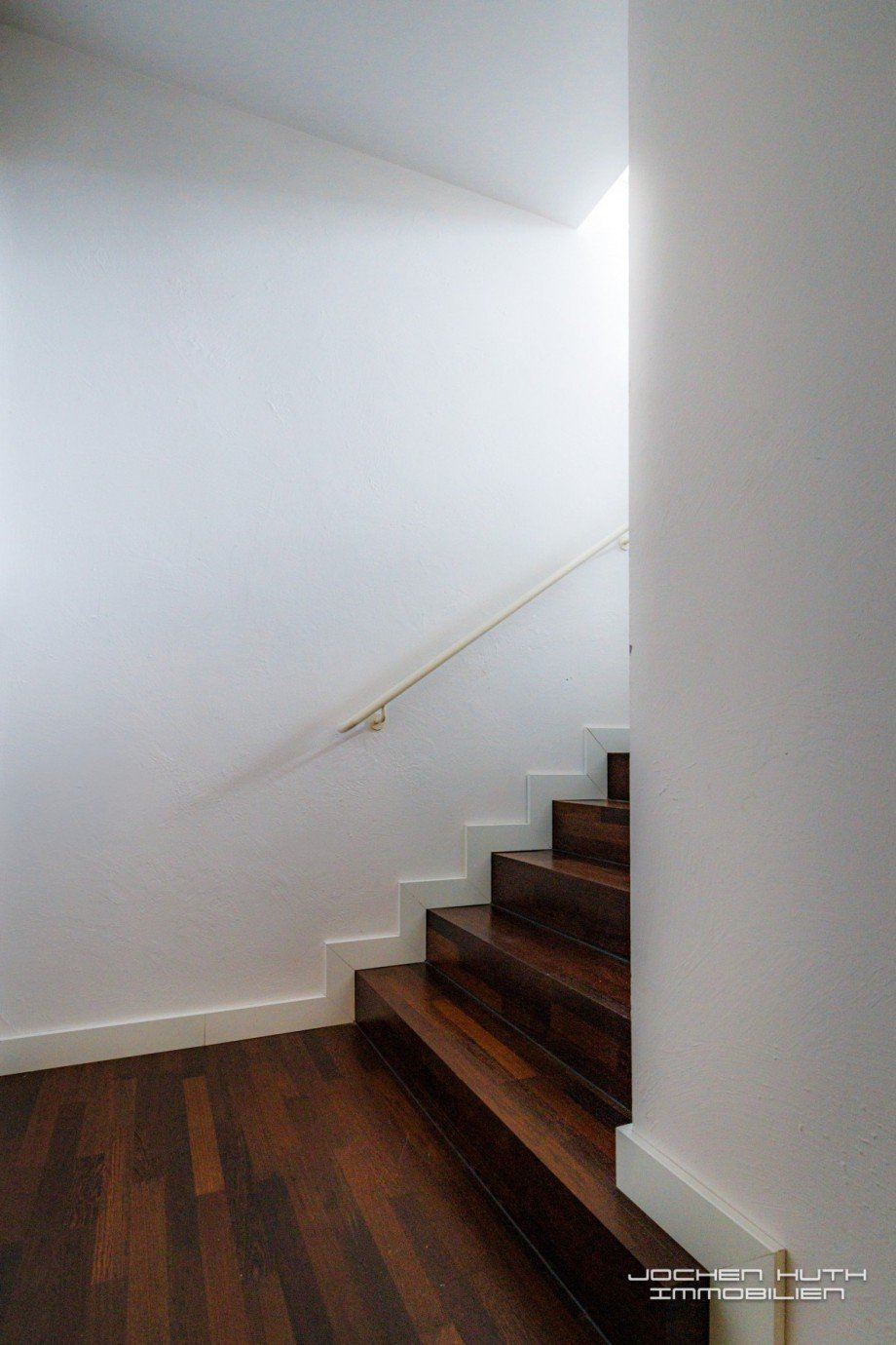 Diele zum Treppenaufgang zum Studio Maisonettewohnung D�sseldorf