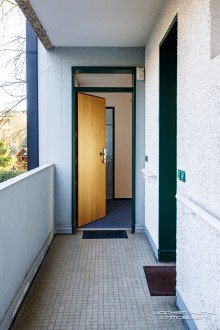 Laubengang im 1. OG mit Eingang * V E R K A U F T * Vier-Zimmer (KDBB) ETW N�he Kothen m. Stellplatz