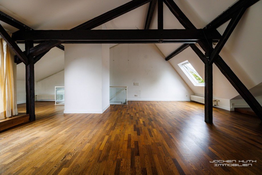 Dachstudio Richtung Osten Maisonettewohnung D�sseldorf