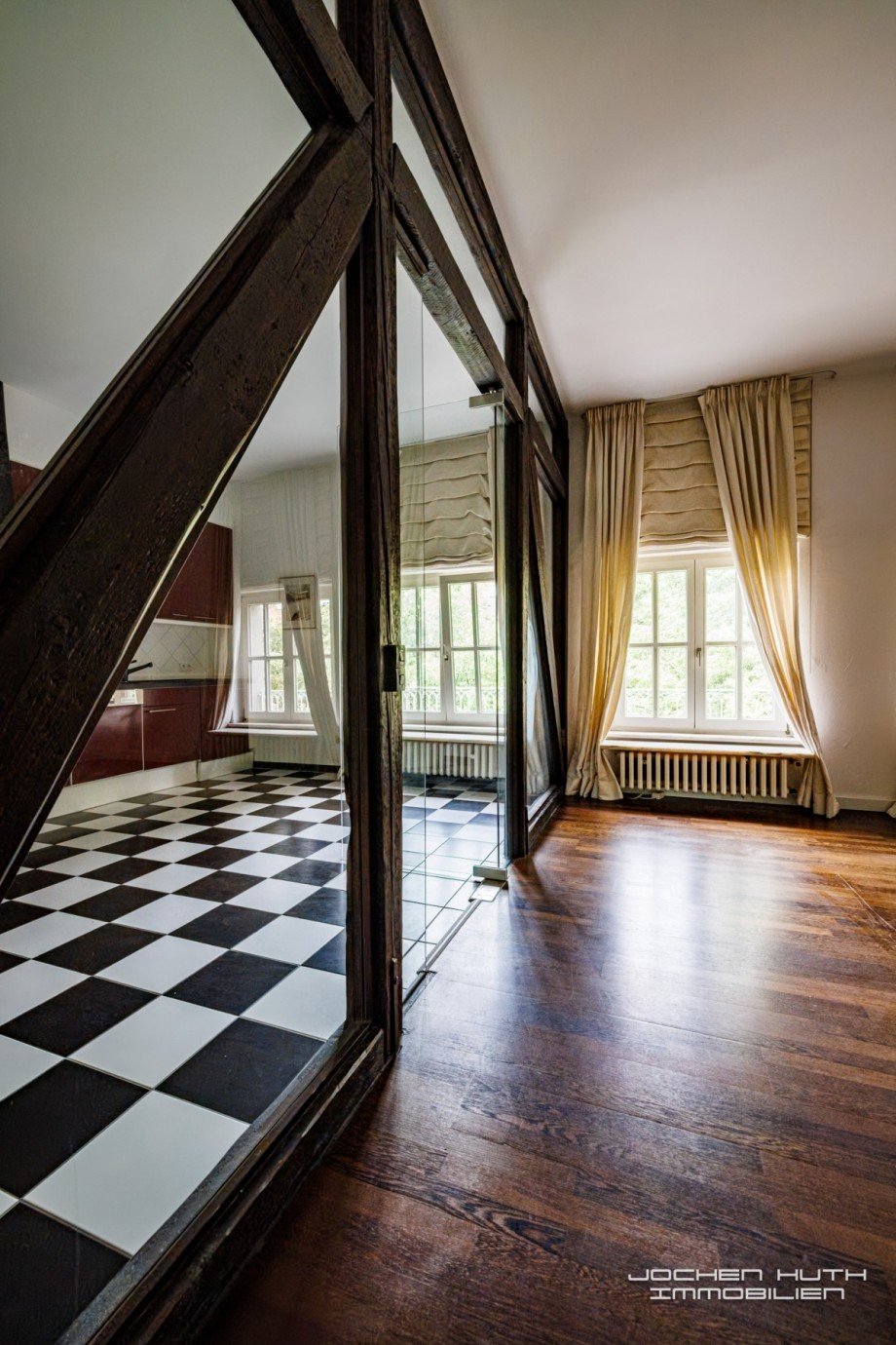 Wohn- / Essraum mit K�che Maisonettewohnung D�sseldorf