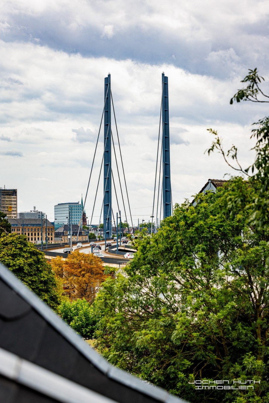 Rheinkniebr�cke (Sicht bei 70mm) Maisonettewohnung D�sseldorf