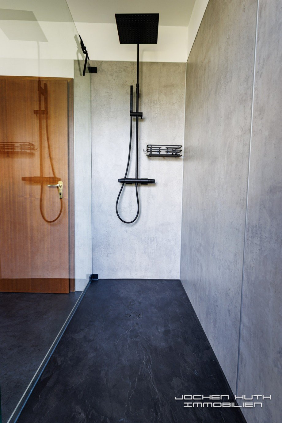 Bad /Dusche Dachgeschosswohnung Wuppertal