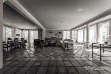 Wohnraum in schwarzweiss Direkt am Toelleturm, in prominenter Lage: sehr helle, sanierte, 200m� - Altbau - Etage