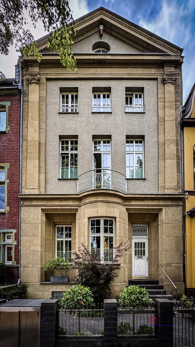 Frontansicht D�sseldorf Maisonettewohnung Noble Maisonette - Wohnung im Herzen D�sseldorf - Oberkassels