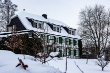 Winter * V e r k a u f t * Liebevoll sanierter Fachwerk-Hof mit Schwimmteich in idyllischer Lage