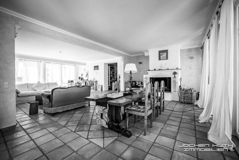Wohnraum in Schwarzweiss Etagenwohnung Wuppertal