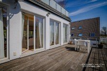 Dachterrasse Direkt am Toelleturm, in prominenter Lage: sehr helle, sanierte, 200m� - Altbau - Etage