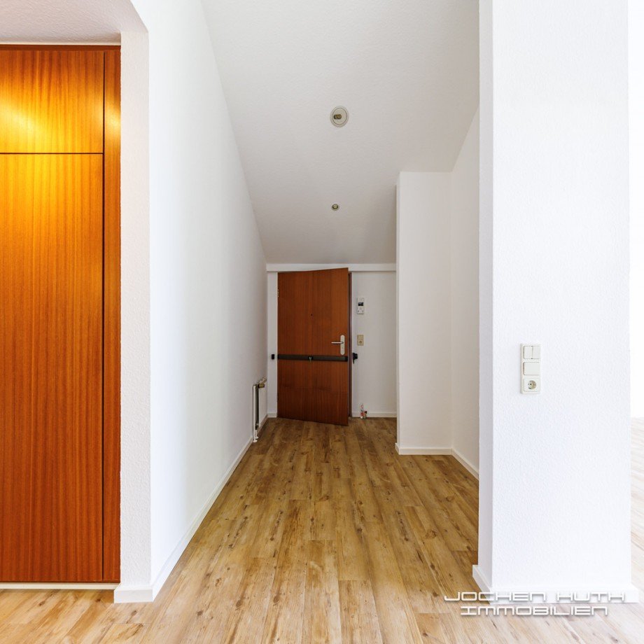 Entr�e mit Gaderobe Dachgeschosswohnung Wuppertal