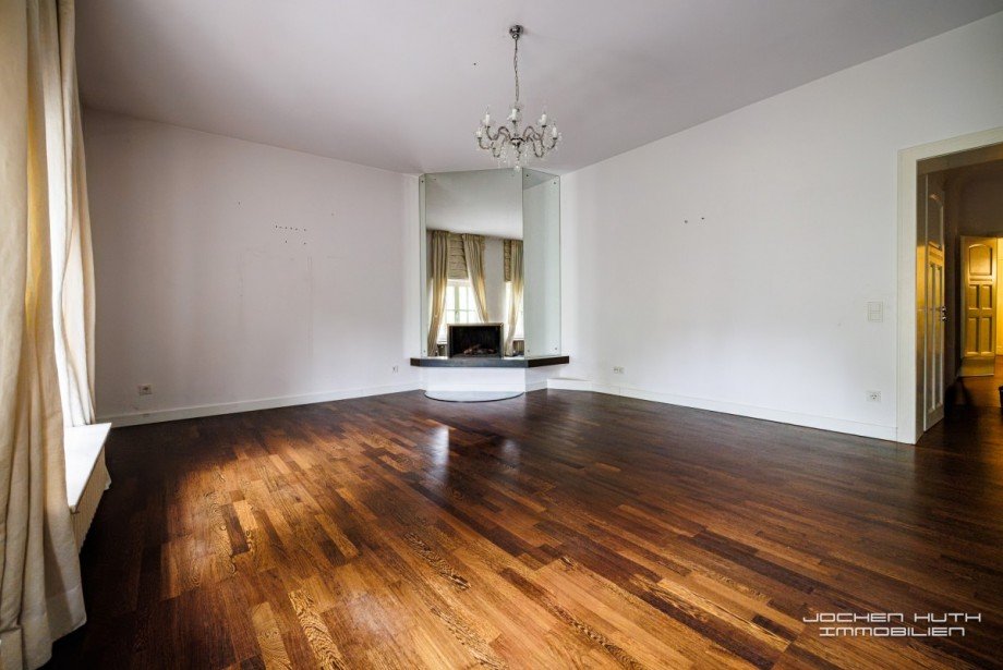 Wohn-Essraum und Kamin #1 Maisonettewohnung D�sseldorf