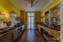 K�che Direkt am Toelleturm, in prominenter Lage: sehr helle, sanierte, 200m� - Altbau - Etage