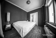 Schlafraum I in schwarzweiss Direkt am Toelleturm, in prominenter Lage: sehr helle, sanierte, 200m� - Altbau - Etage