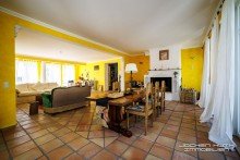 Wohnraum / Essplatz Direkt am Toelleturm, in prominenter Lage: sehr helle, sanierte, 200m� - Altbau - Etage